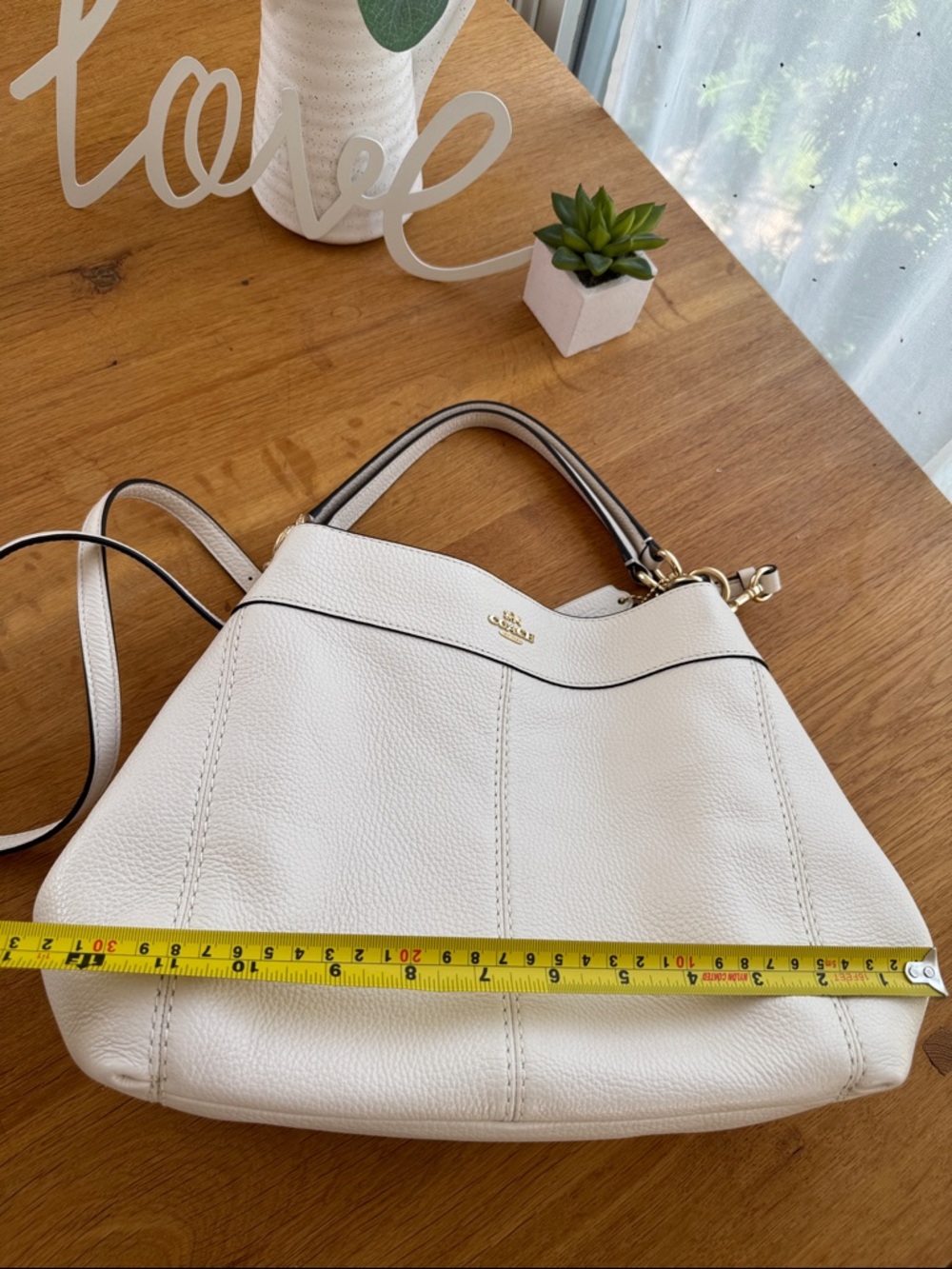 Coach Cream Pebbled Leather Shoulder Bag with Gold Hardware - Picture 9 of 11